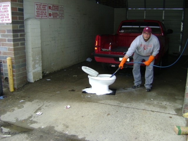 toilet at the wash